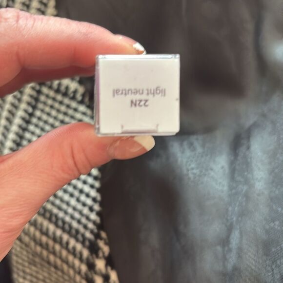 Tarte shape tape in light neutral - Picture 3 of 3